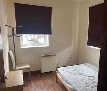 1 Bed Flat, Dumfries Street, LU1 - Photo 3