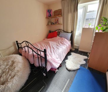 8 Bed Student Accommodation - Photo 6