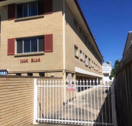 Surfers Paradise - Photo 1