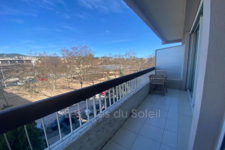 Location appartement studio 25 m² Hyères - Photo 5