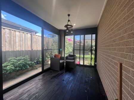 Elegant Home Designed for Comfort, Style, and Functionality - Photo 5