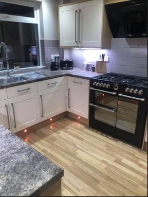 4 bedroom house to rent - Photo 1