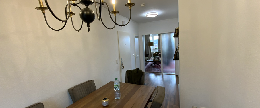 Renovierte Balkonwohnung mit modernem Bad und WC - Foto 1