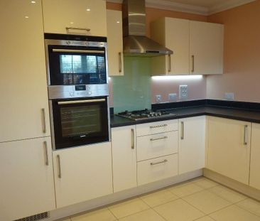 3 bedroom terraced house to rent - Photo 2