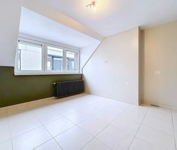 Appartement met 2 slaapkamers, ruim terras en garage te Koekelare - Photo 2