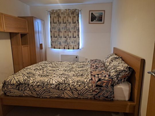 Room in a Shared Flat, Ivy Graham Close, M40 - Photo 1