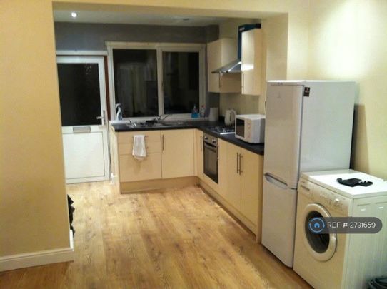 3 bedroom terraced house to rent - Photo 1
