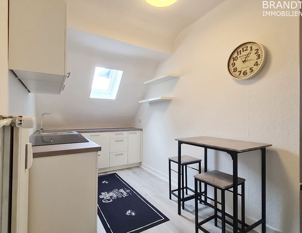 Modernes Single-Apartment mit neuer Möblierung und großem Balkon.... - Photo 1