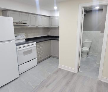 For Lease - 34 Argyle Crescent, Brampton, Ontario - Photo 5