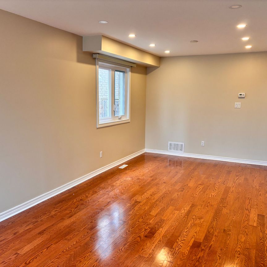 For Lease - 5503 Landsborough Avenue, Mississauga, Ontario - Photo 1