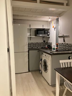 Midvintervägen, Skogås - Photo 1