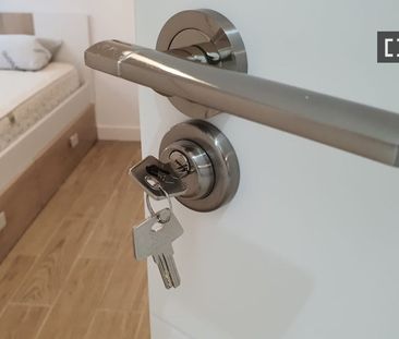 granada, Andalusia 18011 - Photo 2