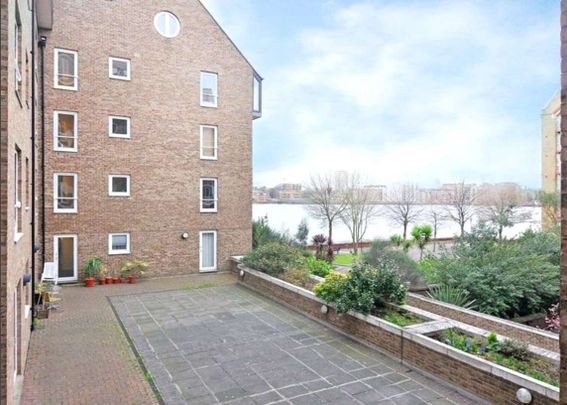 A well proportioned 1 bedroom apartment situated on the second floor of this popular development located in central Wapping. - Photo 1