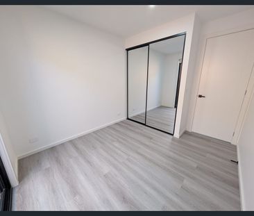 Modern Perfection! - Photo 3