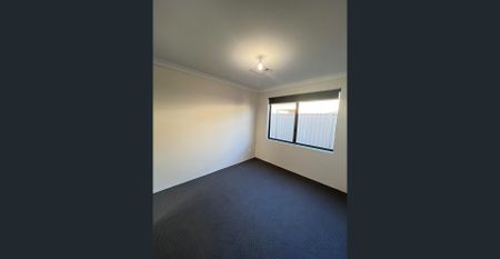 4 Bedroom Home with Ducted Air-Conditioning - Photo 4