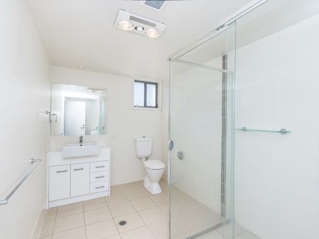 Close to EVERYTHING - Photo 4