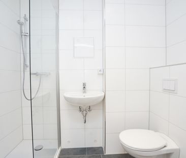 Alles neu / 2 Balkone / 2 Bäder - Photo 2