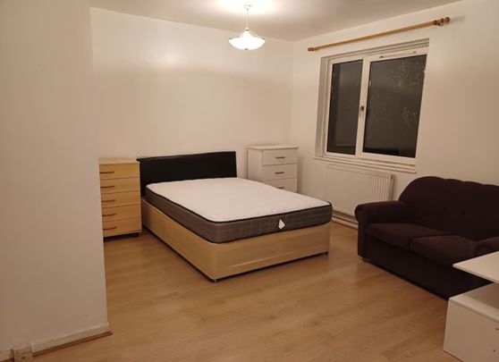 Studio Flat, London, E2 - Photo 1