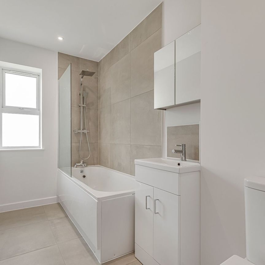 4 Bed End Terrace, Humberton Close, E9 - Photo 1