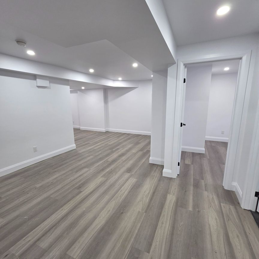 For Lease - 180 CHENOA Way Unit# B, Barrhaven, Ontario - Photo 1