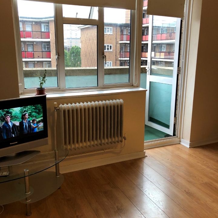 3 Bed Flat, Jubilee Street, E1 - Photo 1