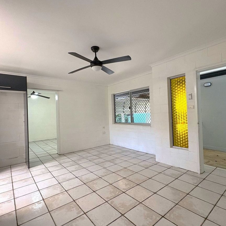 SPACIOUS 3-BEDROOM UNIT IN MANOORA - Photo 1