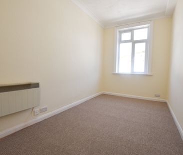 2 bed apartment to rent in Westover Road, Bournemouth, BH1 - Photo 3