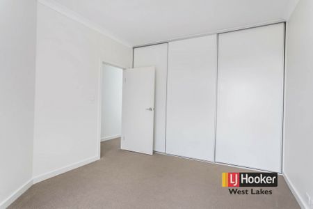 Stylish Townhouse Living in the Heart of West Lakes - Photo 3