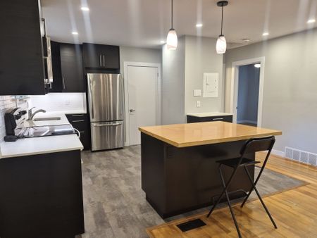 For Lease - 2529 ROMAN Avenue Unit# A, Britannia Heights - Queensway Terrace N and Area, Ontario - Photo 2