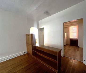 Regina Apartment near Cathedral Area - Photo 4