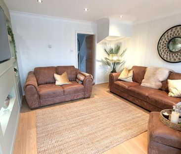 Rosebury Drive, Woking - 2 bedrooms Property for lettings - Seymours - Photo 1