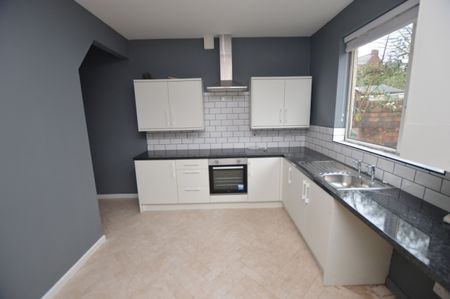 2 Bedroom Terraced House - Photo 3