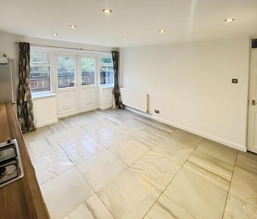 2 bedroom end of terrace house to rent - Photo 1