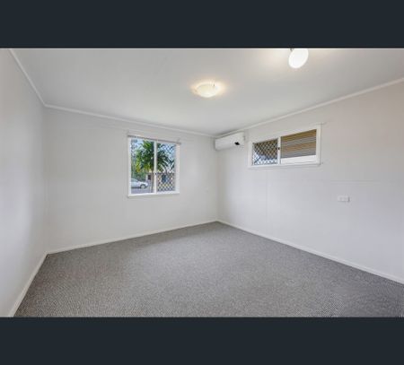 43 Morshead Street, Avenell Heights, Qld 4670 - Photo 3