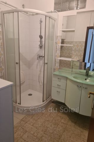 Location Appartement 3 pièces 81m² BANDOL 83150 - Photo 5