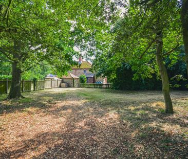 2 bedroom semi-detached house to rent - Photo 4