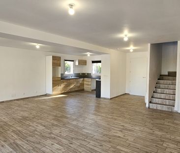 Location Maison 5 pièces 135m² GONFARON 83590 - Photo 3