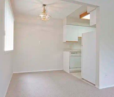 Royal Ridge Apartments — 1 Bedroom available at 315 Agnes Street, N... - Photo 1