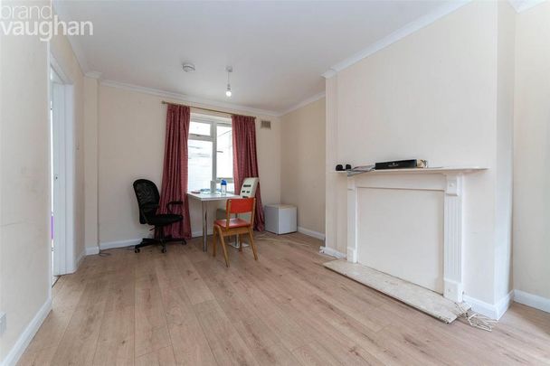 4 bedroom semi-detached house to rent - Photo 1