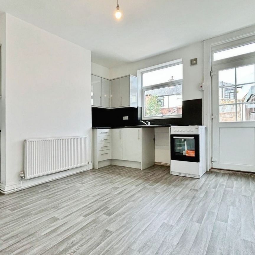 2 bedroom House To Let - Photo 1