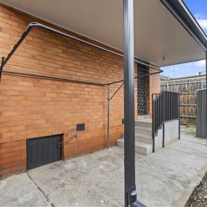 Recently Refurbished Richmond Hill Home - Photo 3