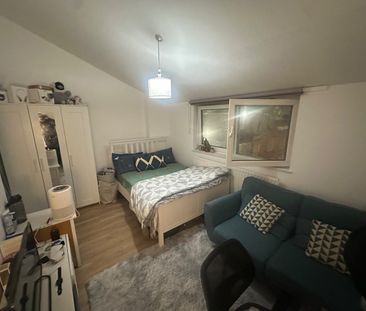 Room in a Shared House, Geneva Drive, SW9 - Photo 6