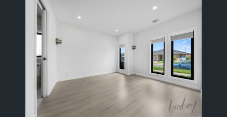 Spacious & Stylish Family Living in Donnybrook - Photo 2