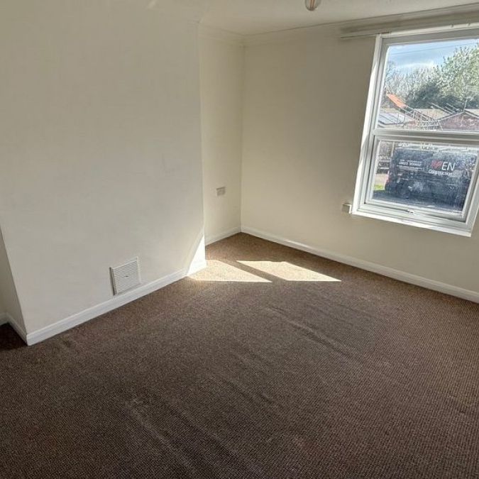 Newport, Lincoln - Photo 1