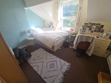 6 bedroom flat to rent - Photo 2