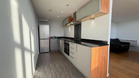 3 bedroom apartment to rent - Photo 4