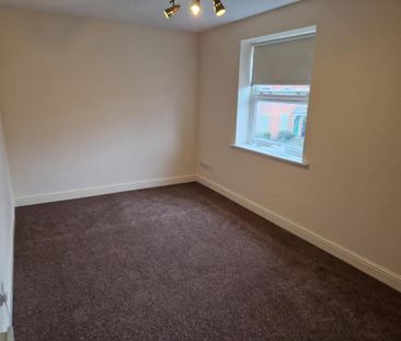 2 bedroom maisonette to rent - Photo 2