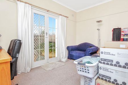 27 Marshall Road, - Photo 4