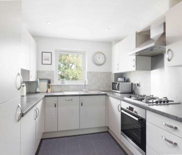 2 bed flat to rent in Hampden Crescent, Bracknell, Berkshire, RG12 9NW - Photo 6