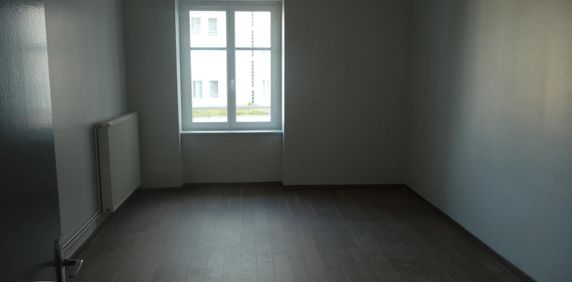 Location Appartement 3 pièces 82m² ST ETIENNE 42100 - Photo 2